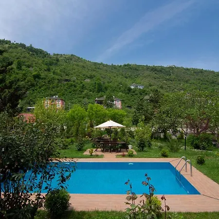 Vila River Village *